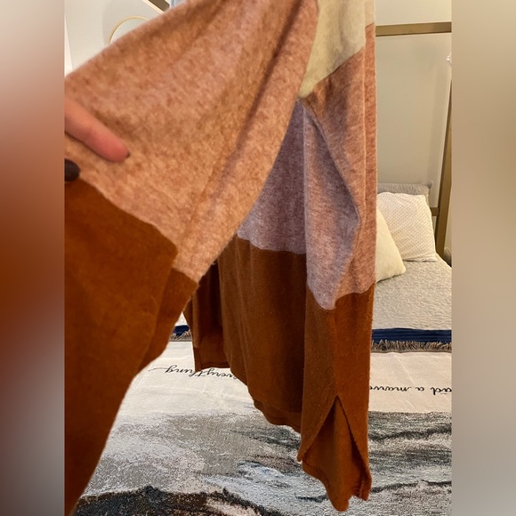 Chic Soul “Where Would You Go” Long Sleeve Top - Picture 4 of 5